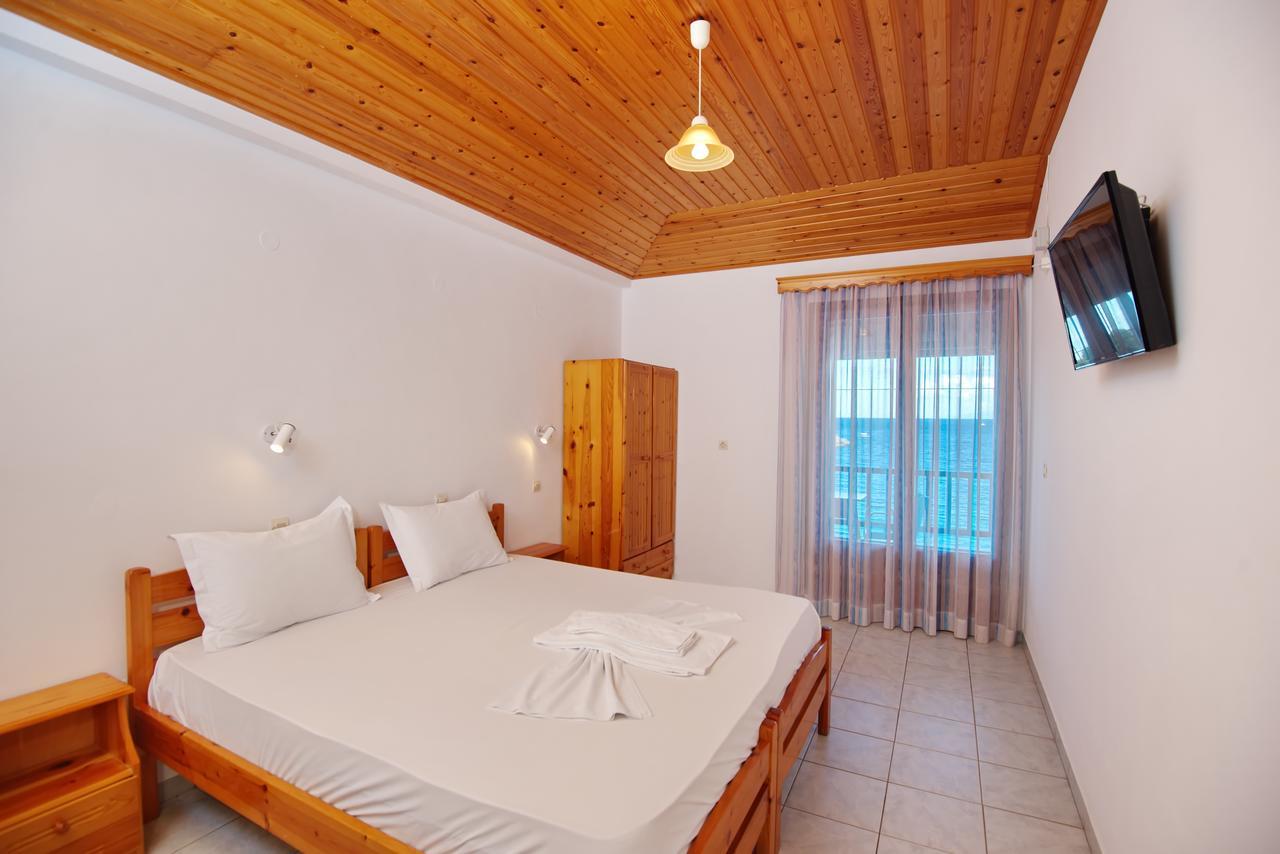 Ostria Hotell Patitírion Exteriör bild
